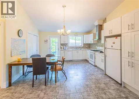 493 Wellington Avenue Windsor ON N9A 5J3