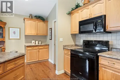 54 Creekview Kingsville ON N9Y 4E6