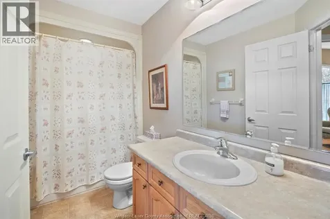 54 Creekview Kingsville ON N9Y 4E6