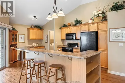 54 Creekview Kingsville ON N9Y 4E6
