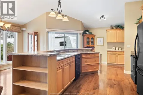 54 Creekview Kingsville ON N9Y 4E6