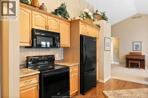 54 Creekview Kingsville ON N9Y 4E6