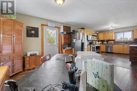 471 Lindquist Line Powassan ON P0H 1Z0