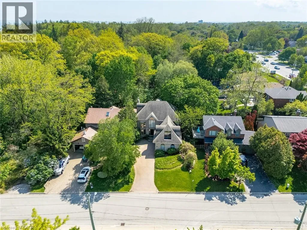 78 West River Street Oakville ON L6L 3B5