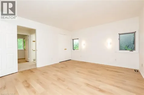 78 West River Street Oakville ON L6L 3B5
