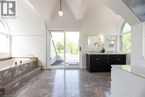 78 West River Street Oakville ON L6L 3B5