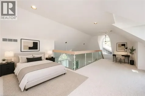 78 West River Street Oakville ON L6L 3B5