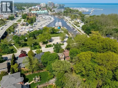 78 West River Street Oakville ON L6L 3B5