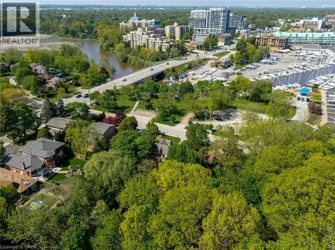 78 West River Street Oakville ON L6L 3B5