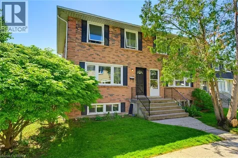 26 Coachwood Road Brantford ON N3R 3R4