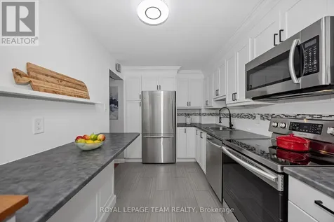 18 Benlea Drive Ottawa ON K2G 4A8