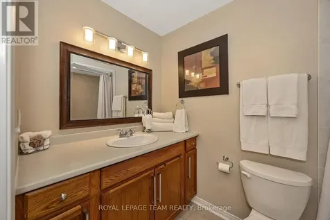 18 Benlea Drive Ottawa ON K2G 4A8