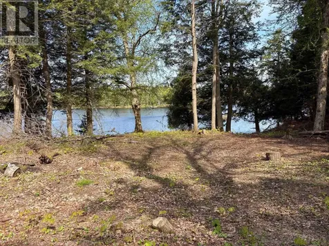 9 Sunnyshore Park Drive Mckellar ON P2A 0B5