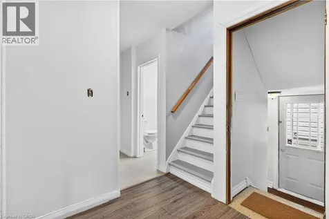 447 Melvin Avenue Hamilton ON L8H 2L6