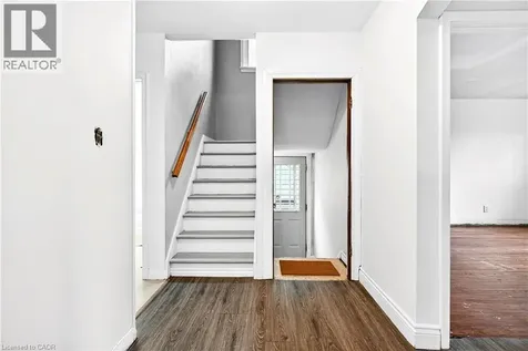 447 Melvin Avenue Hamilton ON L8H 2L6