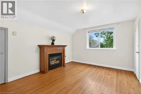 447 Melvin Avenue Hamilton ON L8H 2L6
