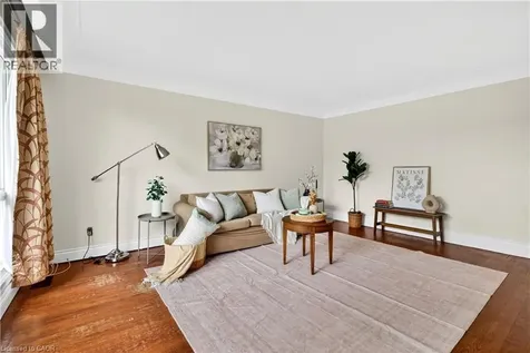 447 Melvin Avenue Hamilton ON L8H 2L6