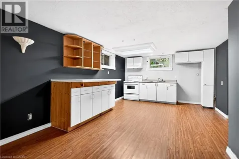 447 Melvin Avenue Hamilton ON L8H 2L6