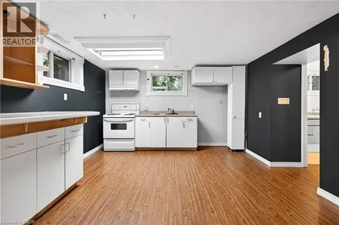 447 Melvin Avenue Hamilton ON L8H 2L6