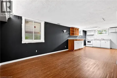 447 Melvin Avenue Hamilton ON L8H 2L6