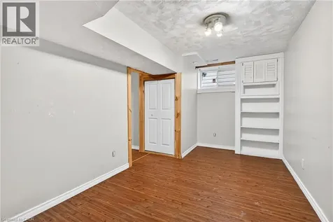 447 Melvin Avenue Hamilton ON L8H 2L6