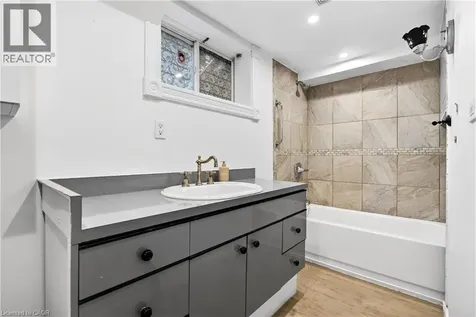 447 Melvin Avenue Hamilton ON L8H 2L6
