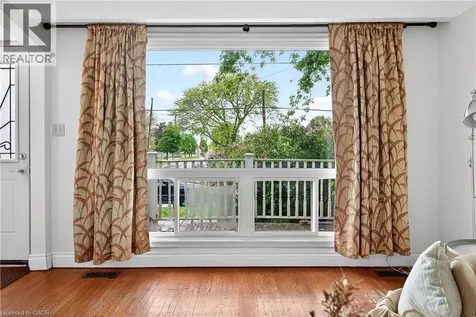 447 Melvin Avenue Hamilton ON L8H 2L6