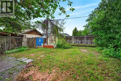 447 Melvin Avenue Hamilton ON L8H 2L6