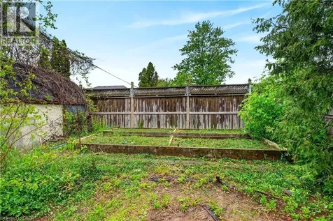 447 Melvin Avenue Hamilton ON L8H 2L6