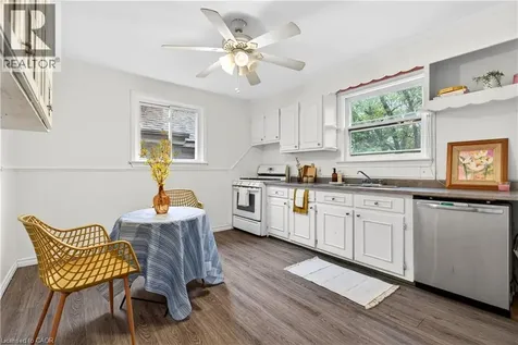 447 Melvin Avenue Hamilton ON L8H 2L6