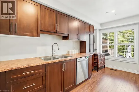 2215 Cleaver Avenue Burlington ON L7M 4C5
