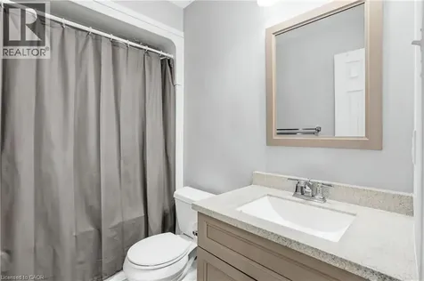 2215 Cleaver Avenue Burlington ON L7M 4C5