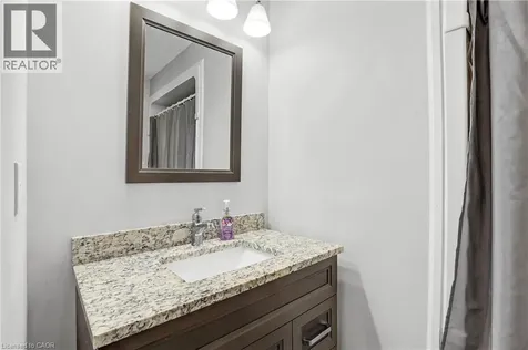 2215 Cleaver Avenue Burlington ON L7M 4C5