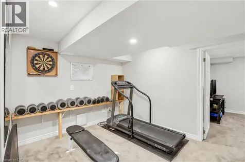 2215 Cleaver Avenue Burlington ON L7M 4C5