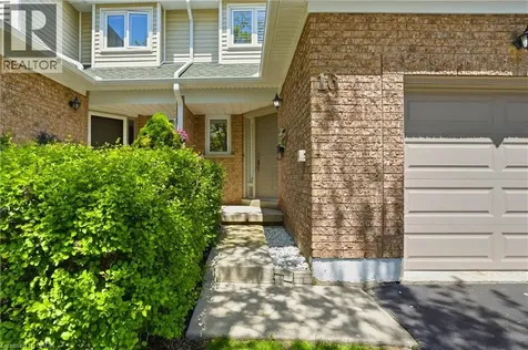2215 Cleaver Avenue Burlington ON L7M 4C5