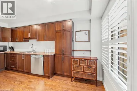 2215 Cleaver Avenue Burlington ON L7M 4C5