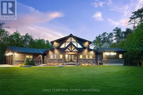 22 Houben Crescent Oro-medonte ON L0L 1T0