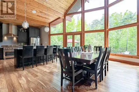 22 Houben Crescent Oro-medonte ON L0L 1T0
