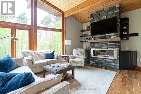 22 Houben Crescent Oro-medonte ON L0L 1T0