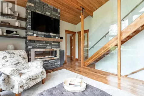 22 Houben Crescent Oro-medonte ON L0L 1T0