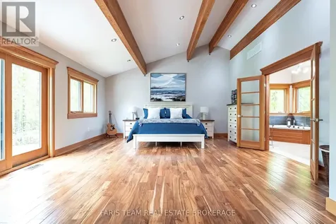 22 Houben Crescent Oro-medonte ON L0L 1T0