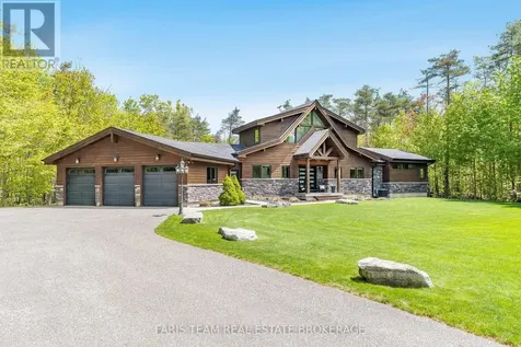 22 Houben Crescent Oro-medonte ON L0L 1T0