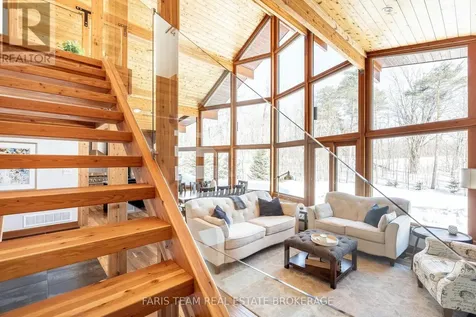 22 Houben Crescent Oro-medonte ON L0L 1T0