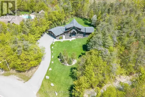 22 Houben Crescent Oro-medonte ON L0L 1T0