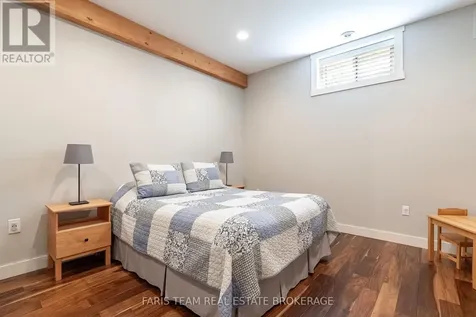 22 Houben Crescent Oro-medonte ON L0L 1T0