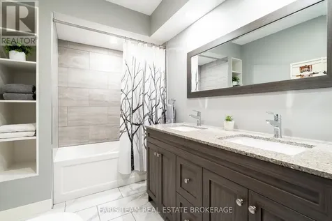 22 Houben Crescent Oro-medonte ON L0L 1T0