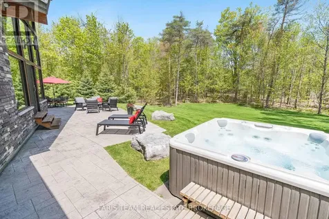 22 Houben Crescent Oro-medonte ON L0L 1T0