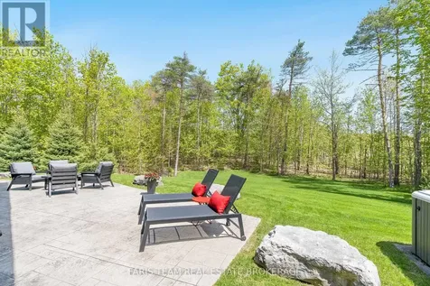 22 Houben Crescent Oro-medonte ON L0L 1T0