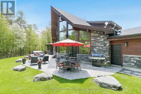 22 Houben Crescent Oro-medonte ON L0L 1T0