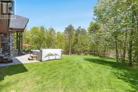 22 Houben Crescent Oro-medonte ON L0L 1T0